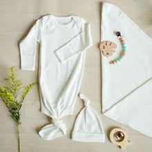 Load image into Gallery viewer, Sweet Sleep! Knotted Sleep Gown, Knotted Hat, and Blanket Gift Set
