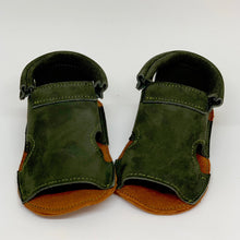 Load image into Gallery viewer, Soft Sole leather flexible handmade baby and toddler shoes moccs moccasins made in Peru genuine leather wide foot barefoot like shoes slip on feet sandal spring summer green emerald neutral unisex girl
